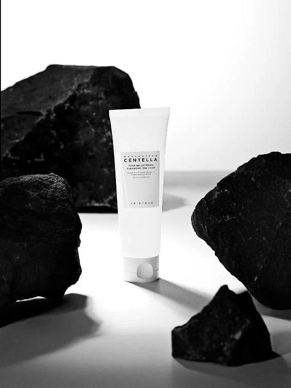 SKIN1004 Madagascar Centella Tone Brightening Cleansing Gel Foam