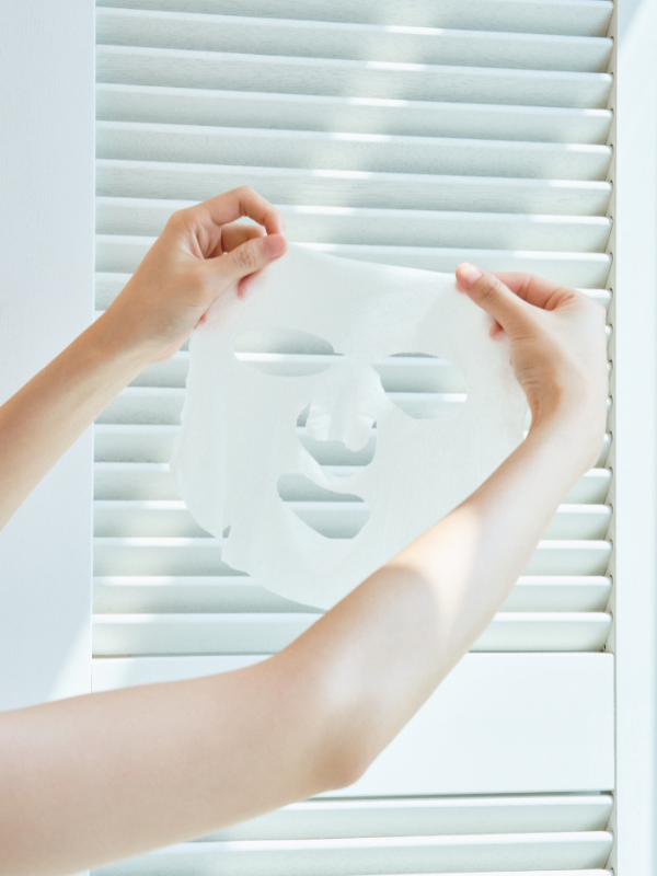 SKIN1004 Tone Brightening Mask with niacinamide and tranexamic acid