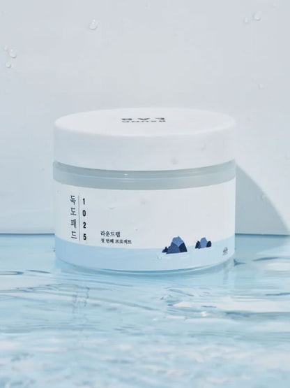 Round Lab 1025 Dokdo Pad jar with 70 pads