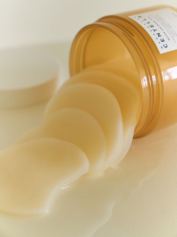 SKIN1004 Centella Calming Pad reduces redness