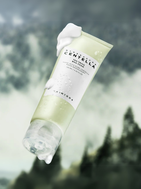 SKIN1004 Madagascar Centella Tea-Trica BHA Foam packaging