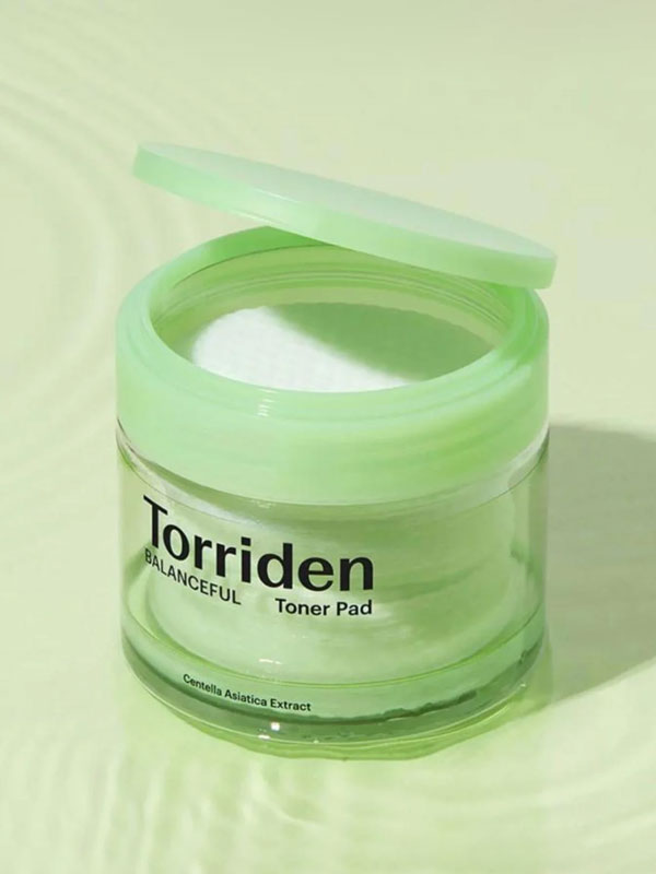 Torriden Balanceful Cica Toner Pad with 5D Cica Complex and dual-sided pads
